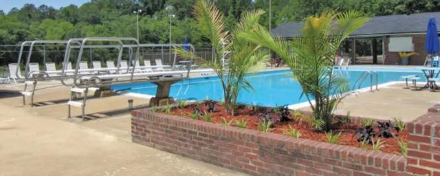 Surreywood Swim Club, Inc. background image
